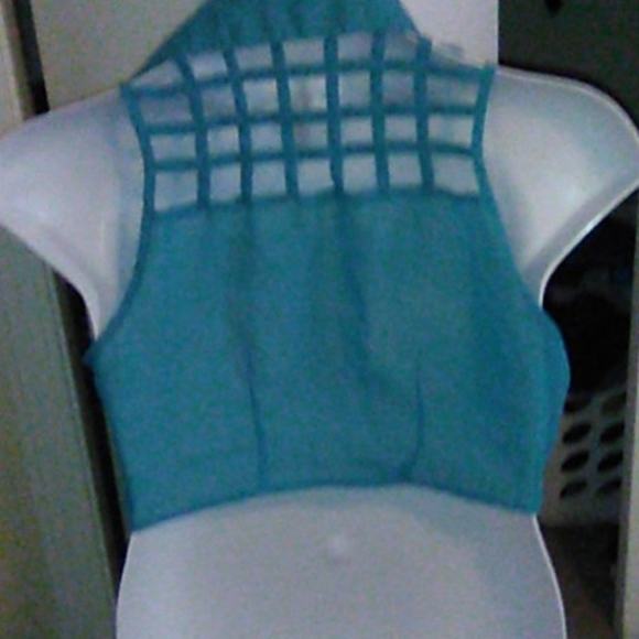 Crop top - Picture 2 of 2